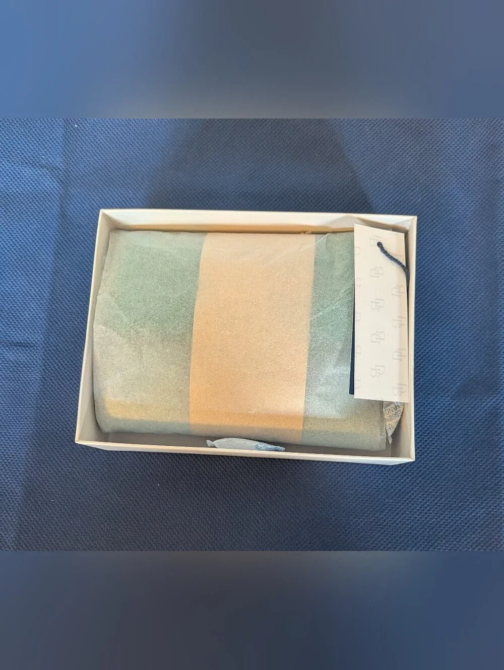 NWT! Dooney & Bourke Spearmint Pebble Grain Snap Wallet - Picture 5 of 6